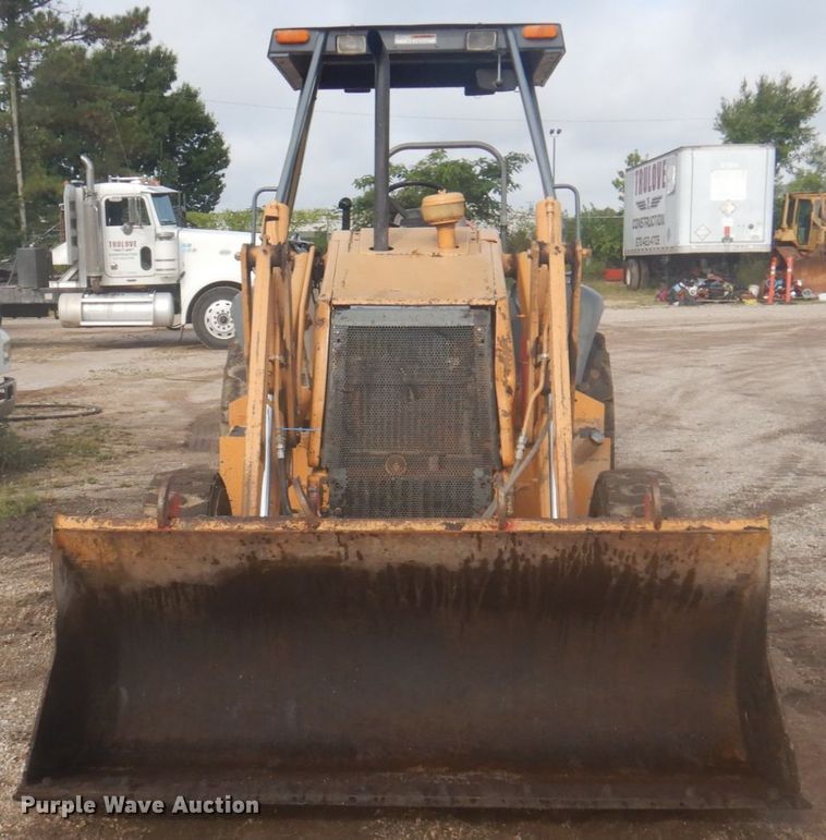 image for item DY9513 2006 Case 570M XT  landscape tractor