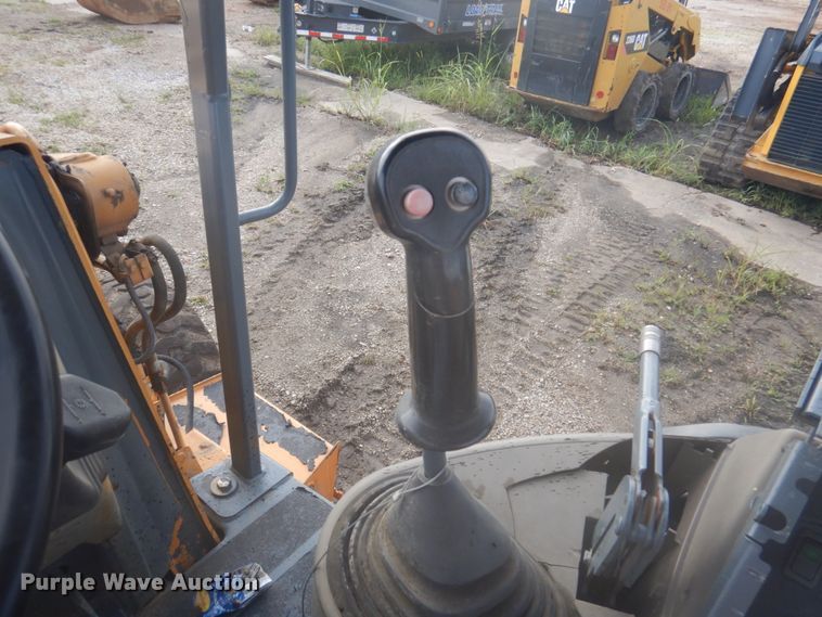 image for item DY9513 2006 Case 570M XT  landscape tractor