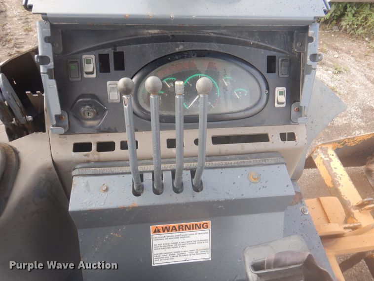 image for item DY9513 2006 Case 570M XT  landscape tractor