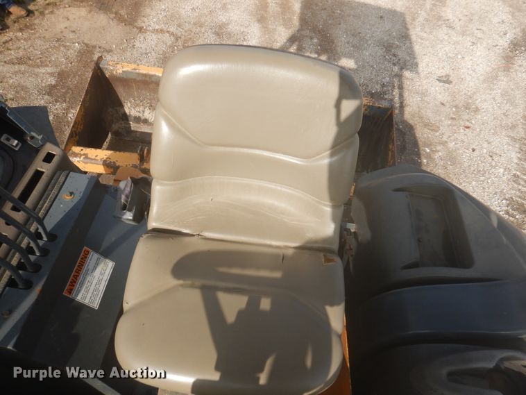 image for item DY9513 2006 Case 570M XT  landscape tractor