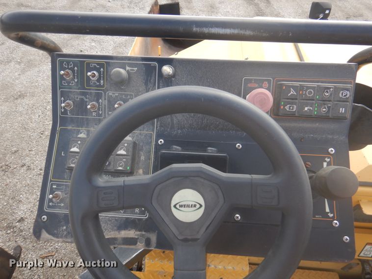 image for item DY9514 2017 Weiler P385B  paver