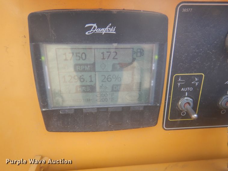 image for item DY9514 2017 Weiler P385B  paver