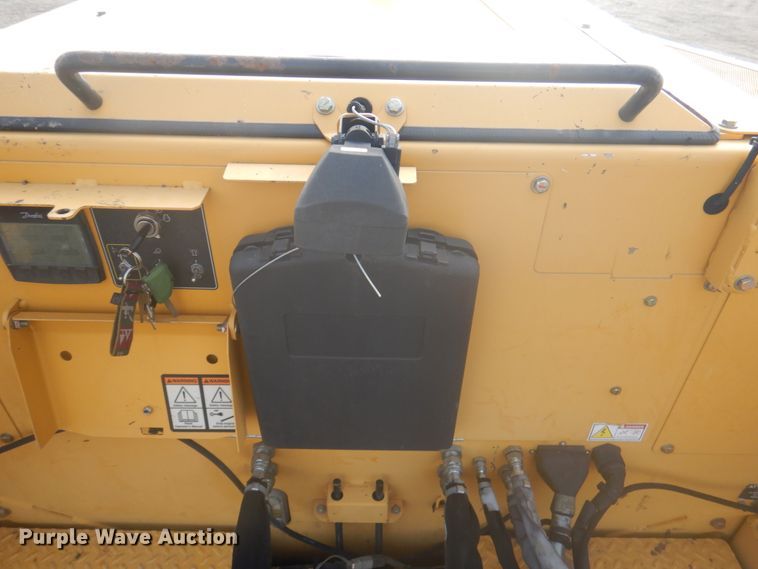 image for item DY9514 2017 Weiler P385B  paver