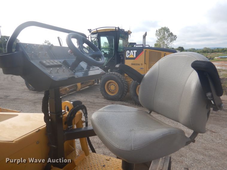 image for item DY9514 2017 Weiler P385B  paver