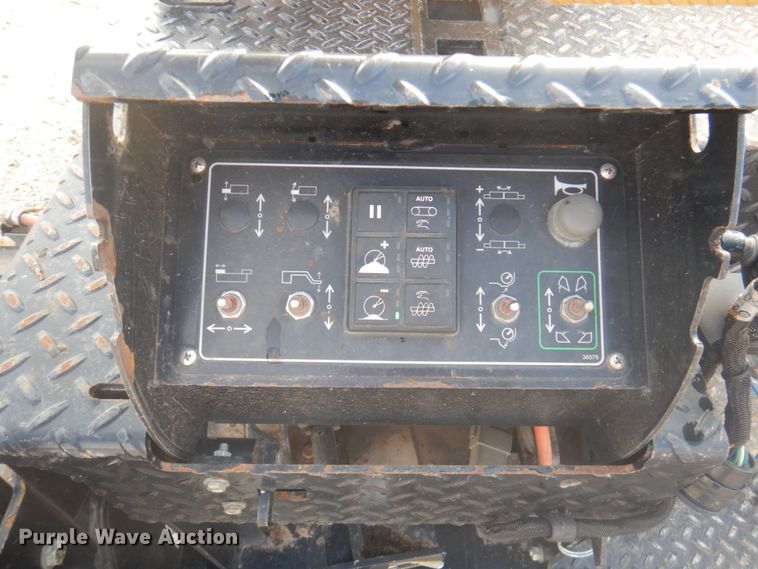 image for item DY9514 2017 Weiler P385B  paver