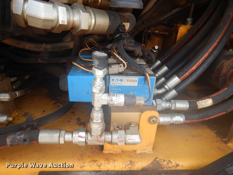 image for item DY9514 2017 Weiler P385B  paver