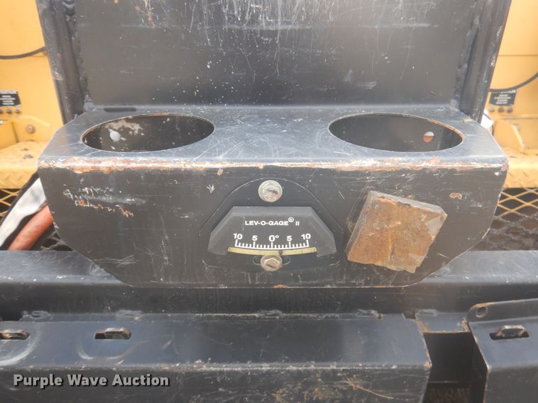 image for item DY9514 2017 Weiler P385B  paver