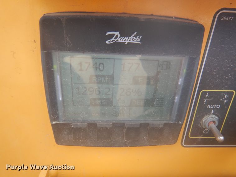 image for item DY9514 2017 Weiler P385B  paver