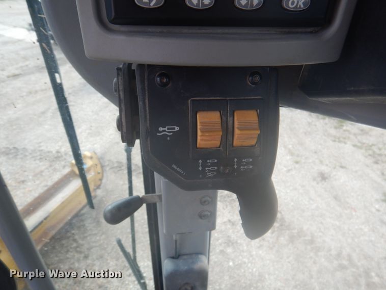 image for item DY9515 2010 Caterpillar 140M VHP  motor grader