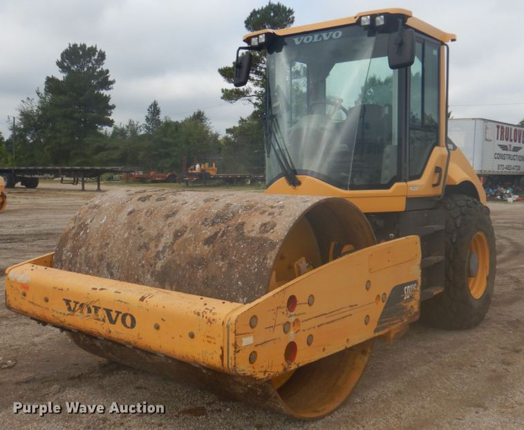 image for item DY9516 2014 Volvo SD115  vibratory single drum roller