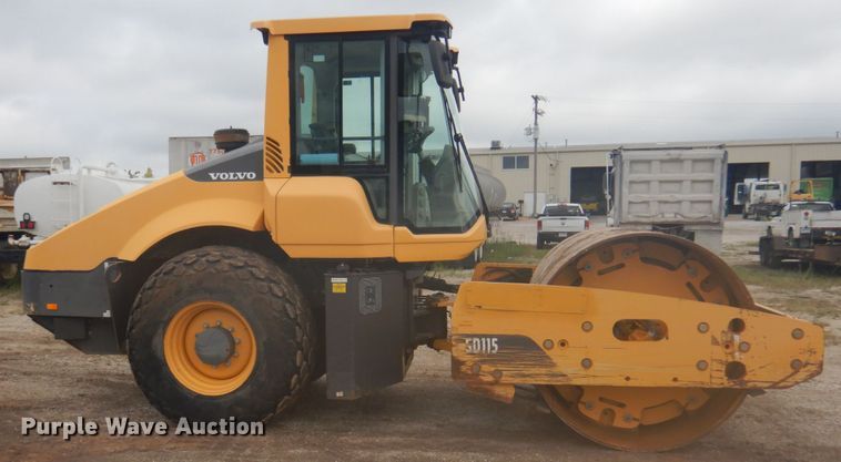 image for item DY9516 2014 Volvo SD115  vibratory single drum roller