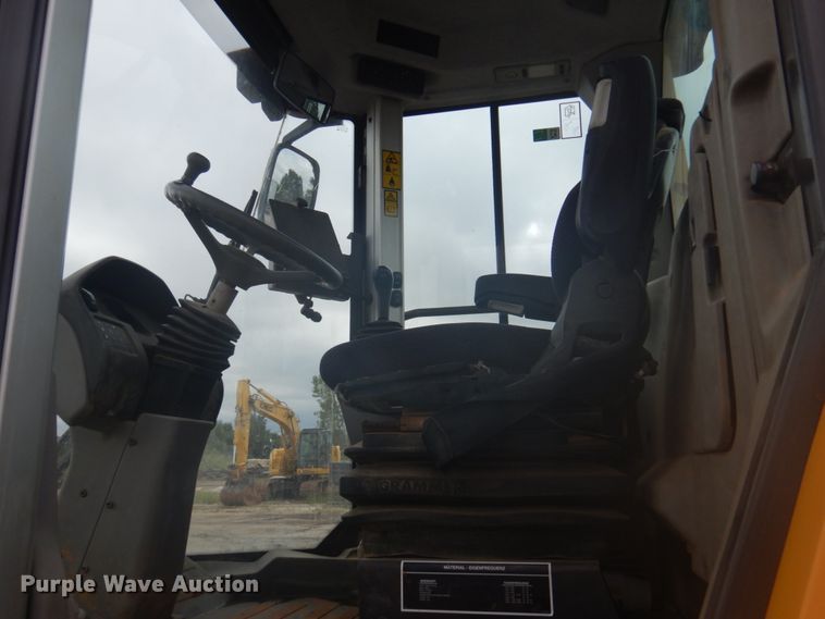 image for item DY9516 2014 Volvo SD115  vibratory single drum roller