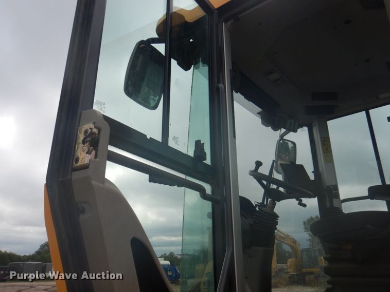 image for item DY9516 2014 Volvo SD115  vibratory single drum roller