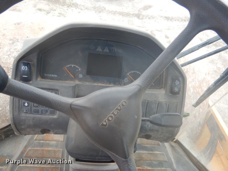 image for item DY9516 2014 Volvo SD115  vibratory single drum roller