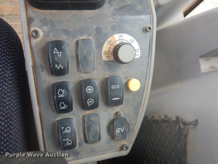 image for item DY9516 2014 Volvo SD115  vibratory single drum roller