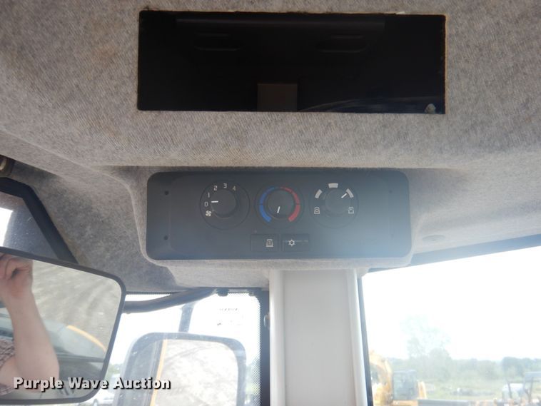 image for item DY9516 2014 Volvo SD115  vibratory single drum roller