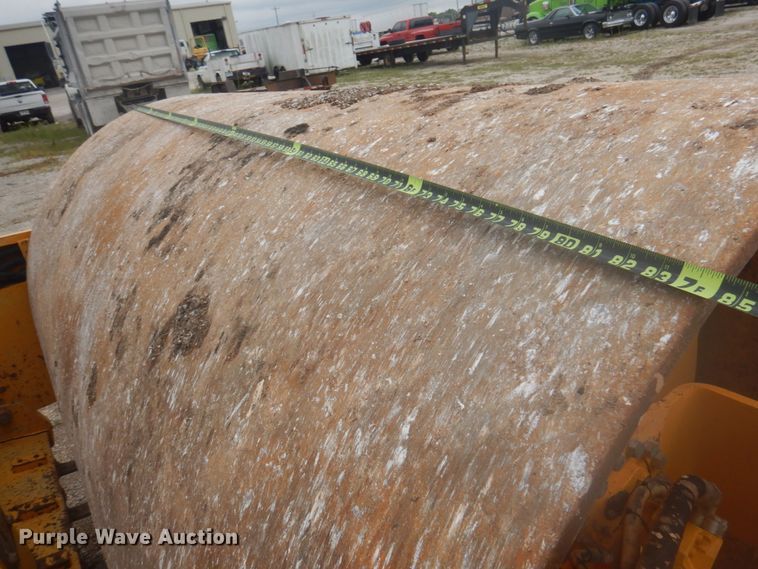 image for item DY9516 2014 Volvo SD115  vibratory single drum roller