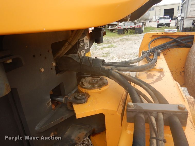 image for item DY9516 2014 Volvo SD115  vibratory single drum roller