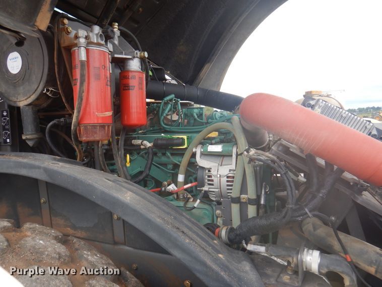 image for item DY9516 2014 Volvo SD115  vibratory single drum roller