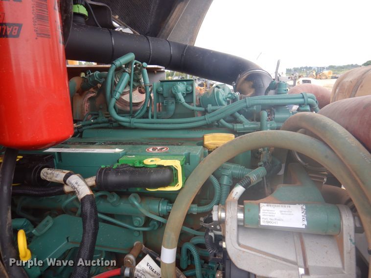 image for item DY9516 2014 Volvo SD115  vibratory single drum roller