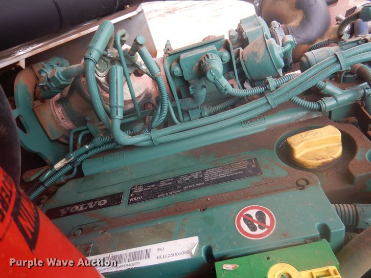 image for item DY9516 2014 Volvo SD115  vibratory single drum roller