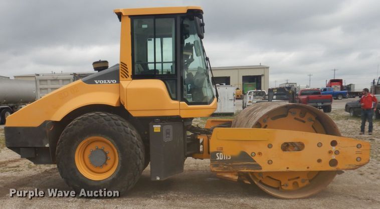 image for item DY9517 2014 Volvo SD115  vibratory single drum roller