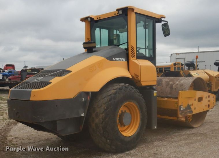 image for item DY9517 2014 Volvo SD115  vibratory single drum roller