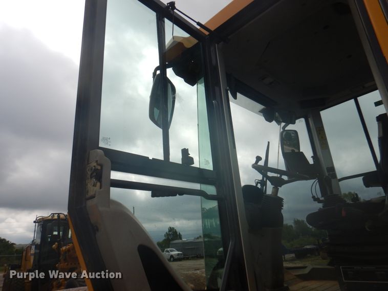 image for item DY9517 2014 Volvo SD115  vibratory single drum roller