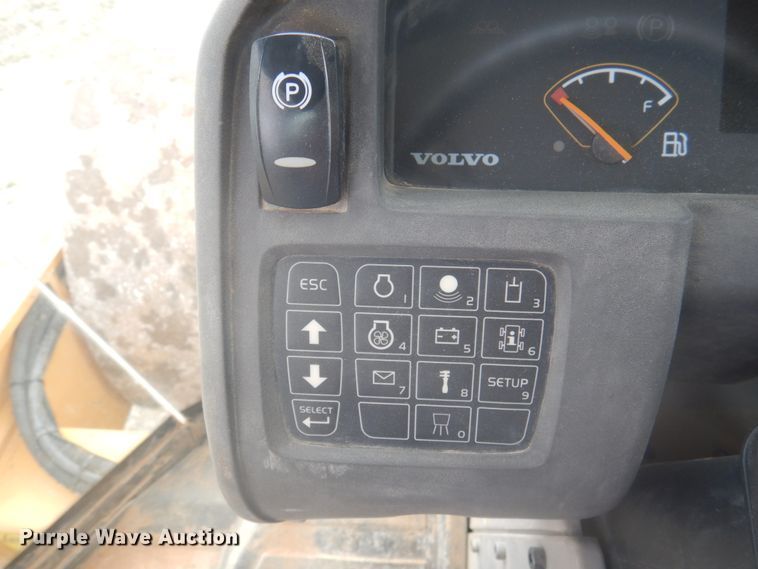 image for item DY9517 2014 Volvo SD115  vibratory single drum roller