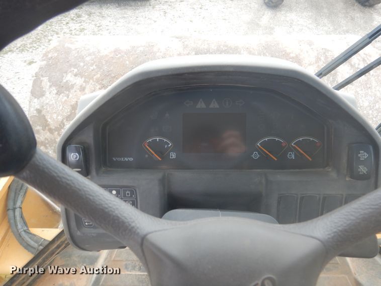 image for item DY9517 2014 Volvo SD115  vibratory single drum roller