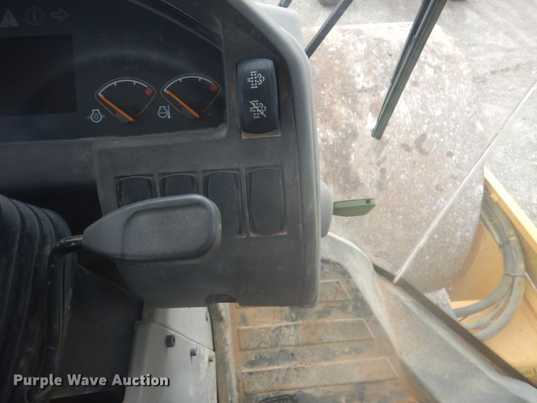 image for item DY9517 2014 Volvo SD115  vibratory single drum roller