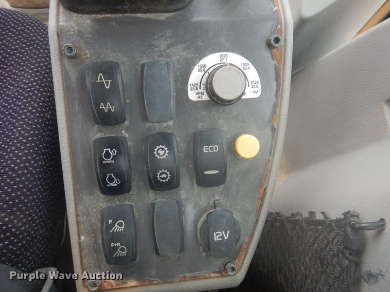 image for item DY9517 2014 Volvo SD115  vibratory single drum roller