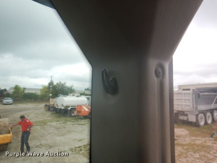 image for item DY9517 2014 Volvo SD115  vibratory single drum roller