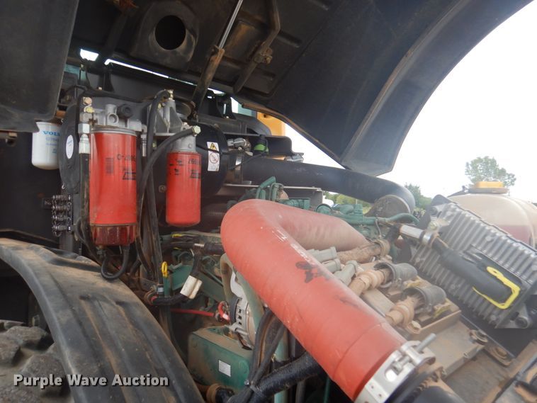 image for item DY9517 2014 Volvo SD115  vibratory single drum roller