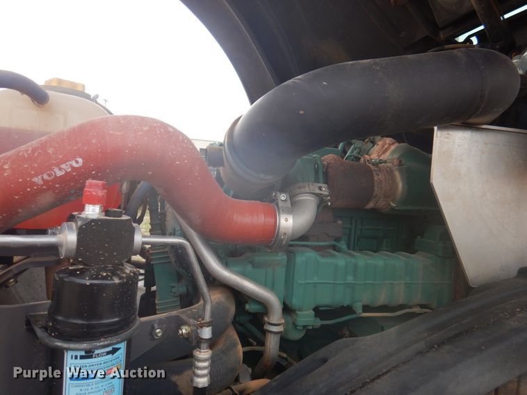 image for item DY9517 2014 Volvo SD115  vibratory single drum roller