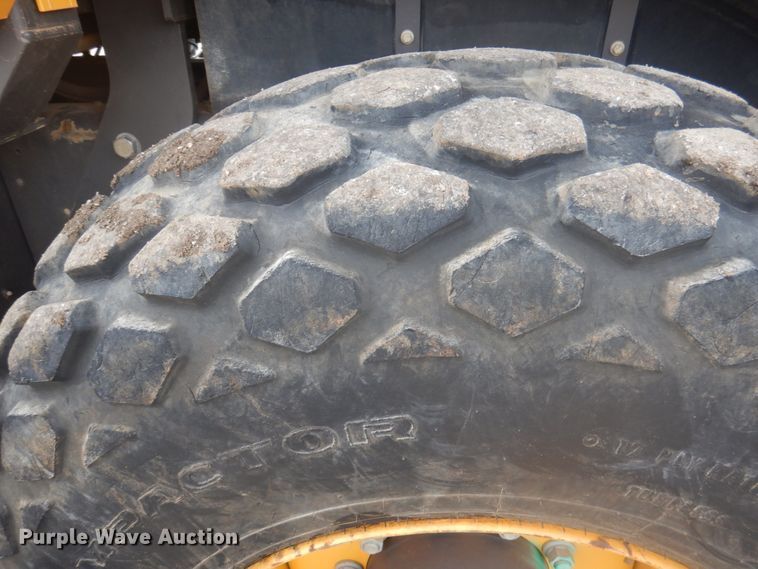 image for item DY9517 2014 Volvo SD115  vibratory single drum roller