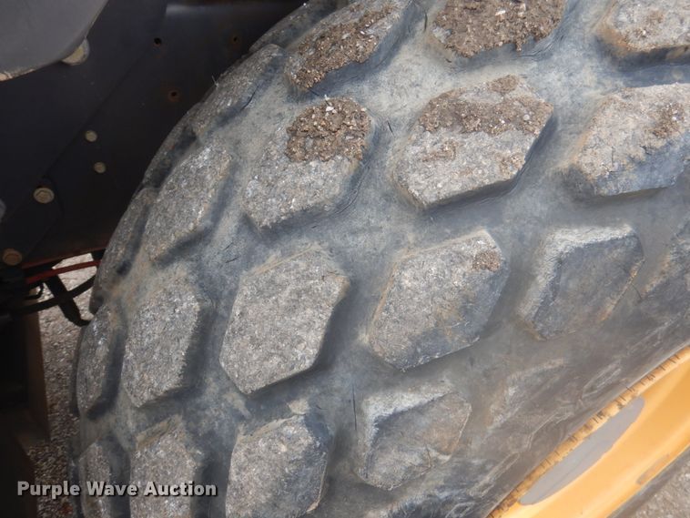 image for item DY9517 2014 Volvo SD115  vibratory single drum roller