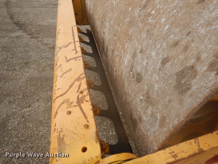 image for item DY9517 2014 Volvo SD115  vibratory single drum roller