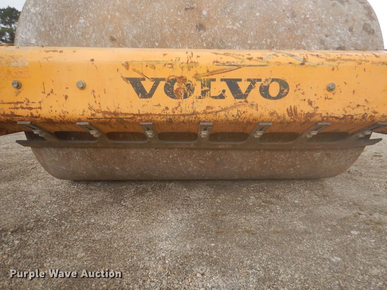 image for item DY9517 2014 Volvo SD115  vibratory single drum roller