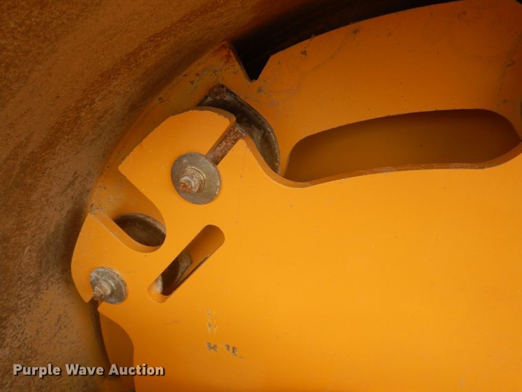 image for item DY9517 2014 Volvo SD115  vibratory single drum roller