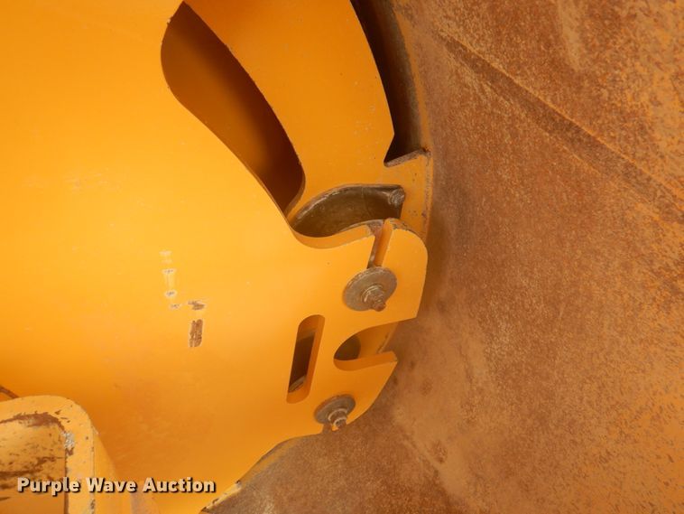 image for item DY9517 2014 Volvo SD115  vibratory single drum roller