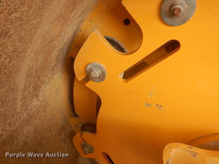 image for item DY9517 2014 Volvo SD115  vibratory single drum roller