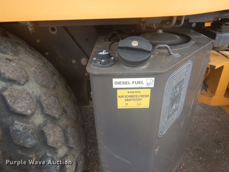 image for item DY9517 2014 Volvo SD115  vibratory single drum roller