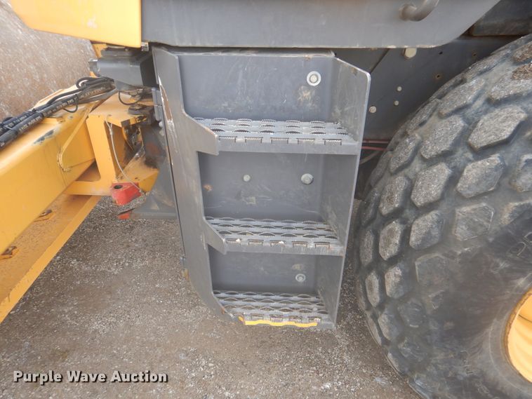 image for item DY9517 2014 Volvo SD115  vibratory single drum roller