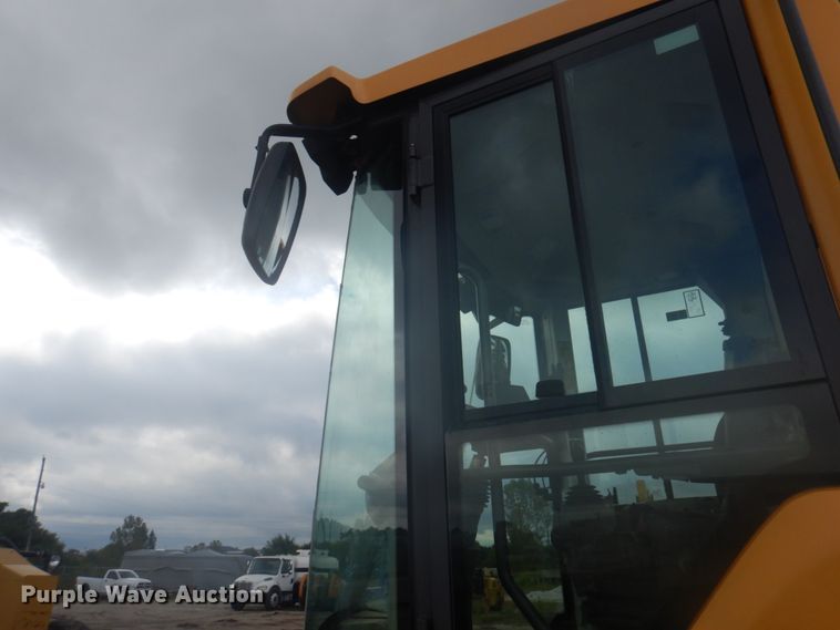 image for item DY9517 2014 Volvo SD115  vibratory single drum roller