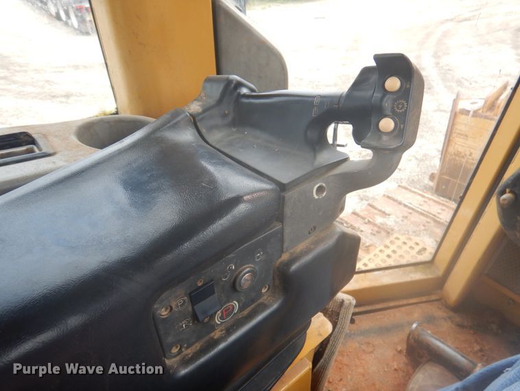 image for item DY9518 2006 Caterpillar D5N XL  crawler dozer