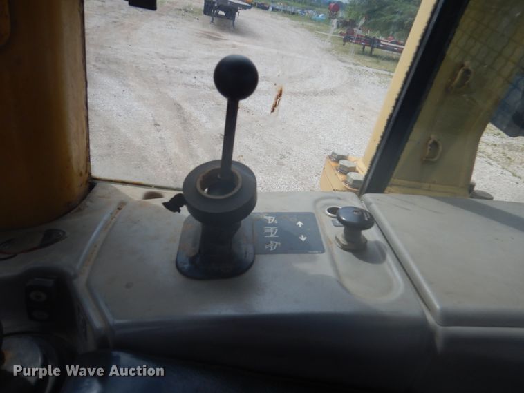 image for item DY9518 2006 Caterpillar D5N XL  crawler dozer