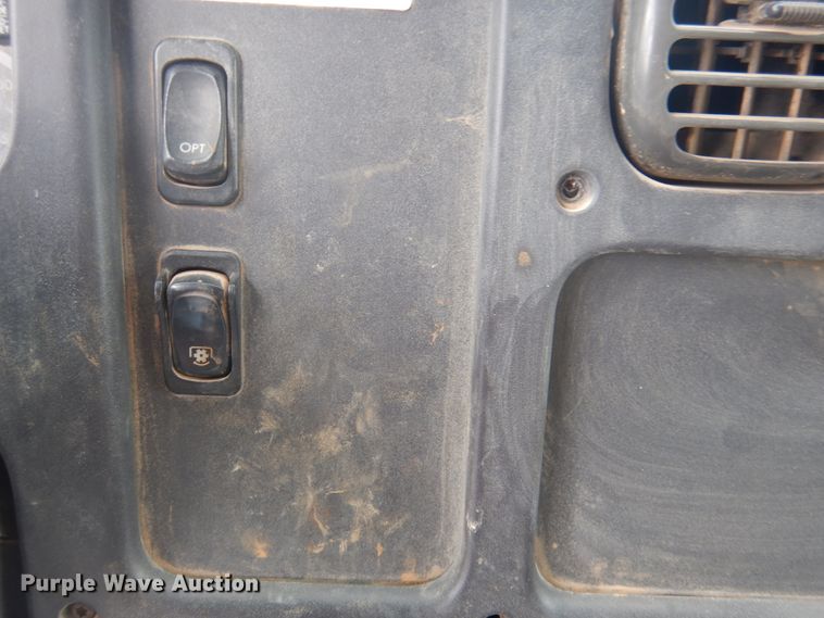 image for item DY9519 2007 Freightliner Business Class M2  tank truck