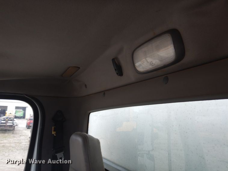 image for item DY9519 2007 Freightliner Business Class M2  tank truck