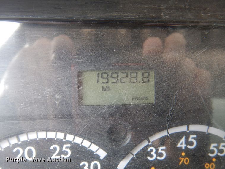 image for item DY9519 2007 Freightliner Business Class M2  tank truck